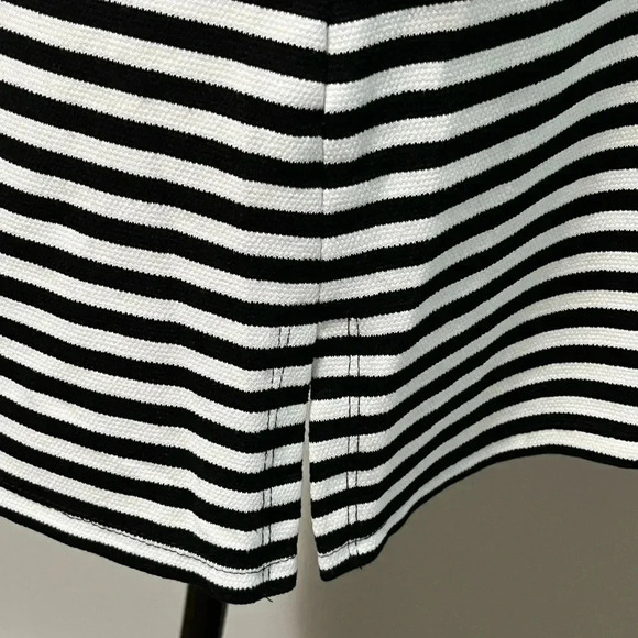 Isaac Mizrahi Shirt Sleeve Striped Scoop Neck Knit Top - Picture 6 of 11